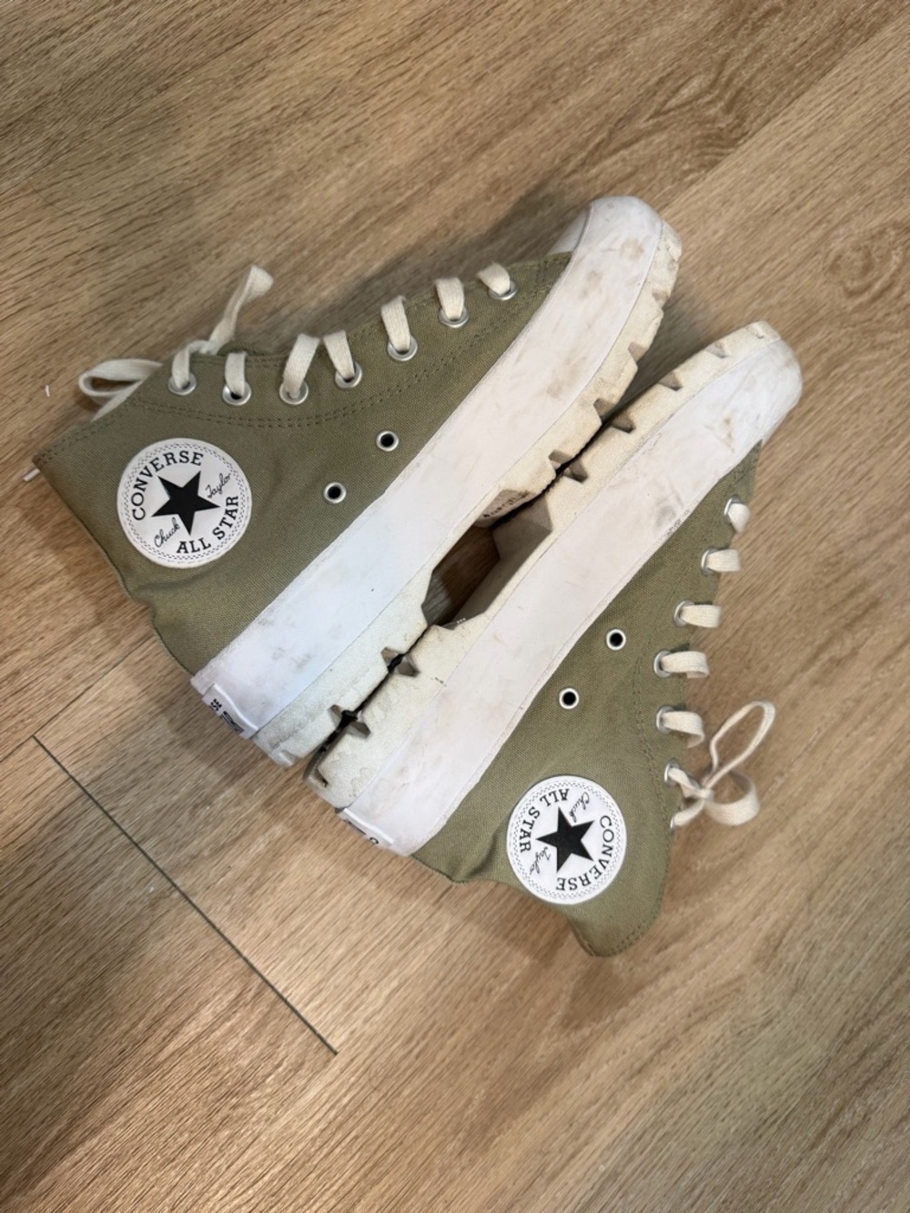 Converse - Picture 3 of 6